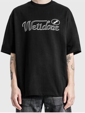 Welldone Cursive Symbol Logo T-Shirt men’s size S
